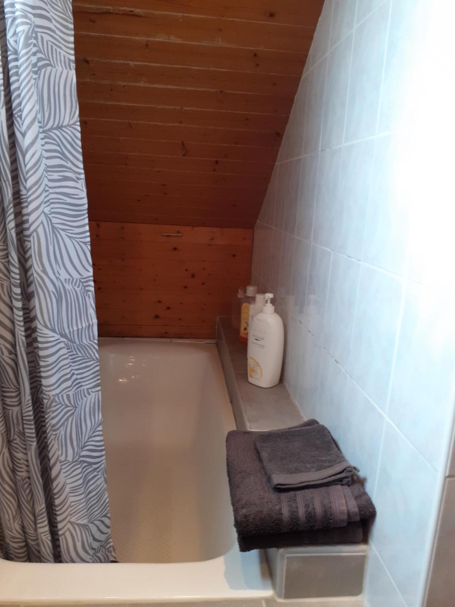 Au Bosquet, Chambre Et Salle De Bains Avec Petit Dejeuner A 600 M Du Centre Dans Un Cadre Calme Et Verdoyant Salies-de-Béarn Exteriör bild